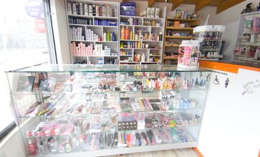 LOCAL COMERCIAL EN VENTA CON PUNTO INTERRAPIDISIMO Y PUNTO RED COTA