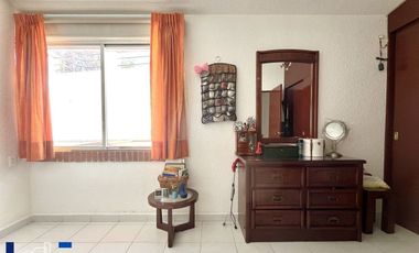 VENTA CASA CON PATIO EN AHUEHUETES