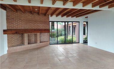 CASA EN RENTA DENTRO DE RESIDENCIAL EN AVNDARO VALLE DE BRAVO