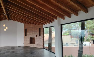 CASA EN RENTA DENTRO DE RESIDENCIAL EN AVNDARO VALLE DE BRAVO