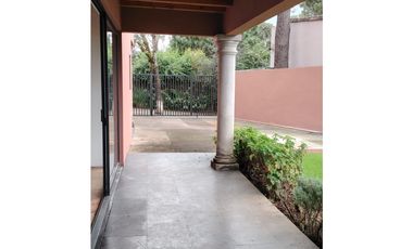 CASA EN RENTA DENTRO DE RESIDENCIAL EN AVNDARO VALLE DE BRAVO