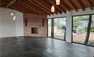 CASA EN RENTA DENTRO DE RESIDENCIAL EN AVNDARO VALLE DE BRAVO