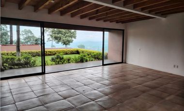 CASA EN RENTA DENTRO DE RESIDENCIAL EN AVNDARO VALLE DE BRAVO