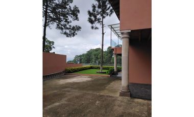 CASA EN RENTA DENTRO DE RESIDENCIAL EN AVNDARO VALLE DE BRAVO