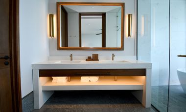 RESIDENCIA PRIVADA FRENTE AL MAR CARIBE – ELEGANCIA TOTAL EN CADA DETALLE