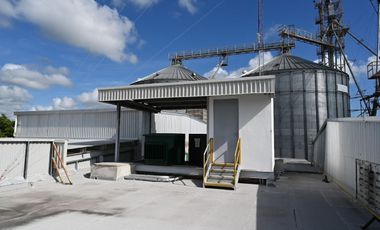 Rancho integral en venta con planta de alimentos y equipamiento de primera