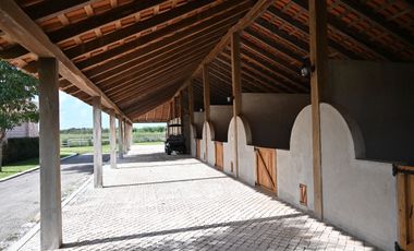 Rancho integral en venta con planta de alimentos y equipamiento de primera
