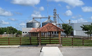 Rancho integral en venta con planta de alimentos y equipamiento de primera