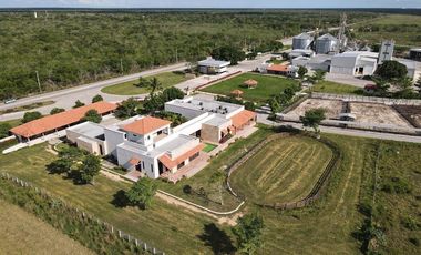 Rancho integral en venta con planta de alimentos y equipamiento de primera