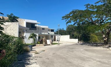 TERRENO EN VENTA EN MÉRIDA EN PRIVADA RESIDENCIAL CON AMENIDADES