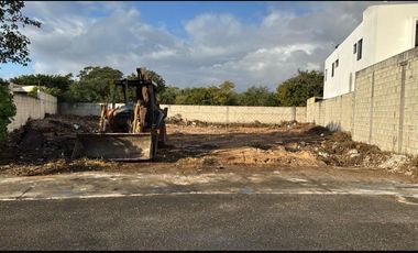 TERRENO EN VENTA EN MÉRIDA EN PRIVADA RESIDENCIAL CON AMENIDADES