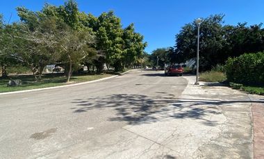 TERRENO EN VENTA EN MÉRIDA EN PRIVADA RESIDENCIAL CON AMENIDADES