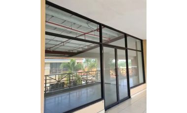 Se Alquila Local de 73m2 en Boulevard Costa Verde, Planta Alta