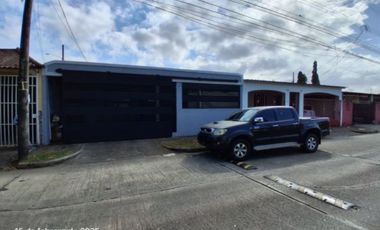 Oportunidad Única: Casa Perfecta en Las Acacias, Espaciosa y Funcional