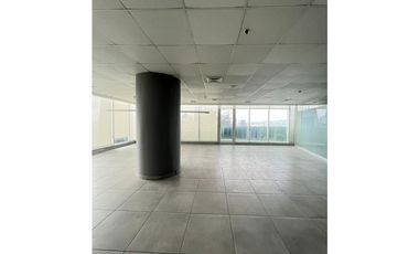 VENTA DE OFICINA EN CALLE 50 - F&F TOWER CON BALCÓN VISTA AL MAR