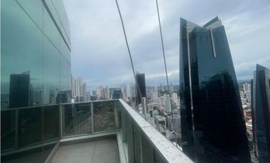 VENTA DE OFICINA EN CALLE 50 - F&F TOWER CON BALCÓN VISTA AL MAR