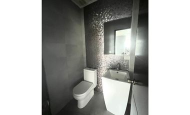 VENTA DE OFICINA EN CALLE 50 - F&F TOWER CON BALCÓN VISTA AL MAR