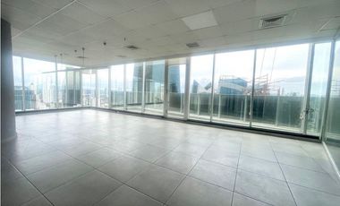 VENTA DE OFICINA EN CALLE 50 - F&F TOWER CON BALCÓN VISTA AL MAR