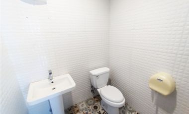 Se Alquila Local planta alta  en el centro de la Chorrera (DR)