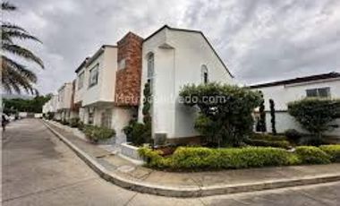Conjunto Portal Del Campestre Casa En Venta Habitaciones 3 Piso 2 101m2 Floridablanca Santander Ai/sh