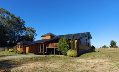 Arriendo Casa en Parcelación en Pleno Centro de Puerto Varas