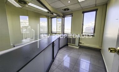Oficina en Arriendo en Marchant Pereira / Metro Pedro de Valdivia
