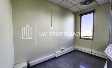 Oficina en Arriendo en Marchant Pereira / Metro Pedro de Valdivia