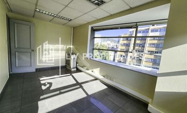 Oficina en Arriendo en Marchant Pereira / Metro Pedro de Valdivia