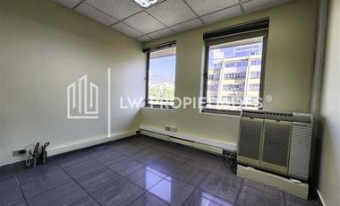 Oficina en Arriendo en Marchant Pereira / Metro Pedro de Valdivia