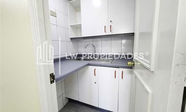 Oficina en Arriendo en Marchant Pereira / Metro Pedro de Valdivia