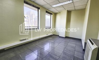 Oficina en Arriendo en Marchant Pereira / Metro Pedro de Valdivia