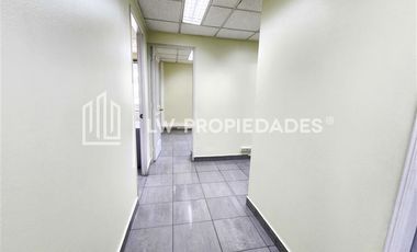 Oficina en Arriendo en Marchant Pereira / Metro Pedro de Valdivia
