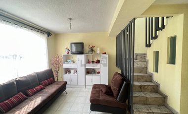 Casa de 2 recámaras en venta en Fracc. Campo Real, Toluca. Cerca de Av. Tollocan