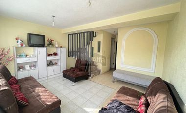 Casa de 2 recámaras en venta en Fracc. Campo Real, Toluca. Cerca de Av. Tollocan
