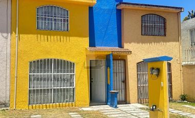 Casa de 2 recámaras en venta en Fracc. Campo Real, Toluca. Cerca de Av. Tollocan