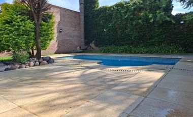 casa 5 ambientes VENTA Chivilcoy pileta terraza