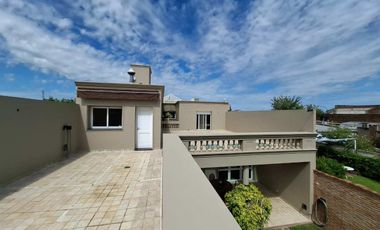 casa 5 ambientes VENTA Chivilcoy pileta terraza