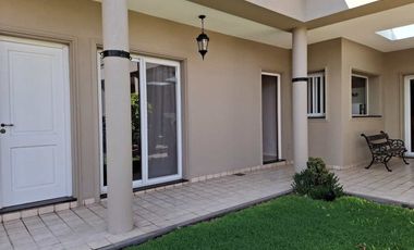 casa 5 ambientes VENTA Chivilcoy pileta terraza