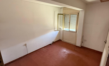 Departamento en alquiler de 2 dormitorios. Colón 66