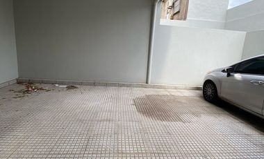 VENTA COCHERA SEMI CUBIERTA A ESTRENAR LA MATANZA