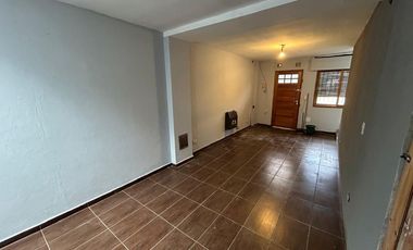 Duplex en alquiler en Villa Luzuriaga