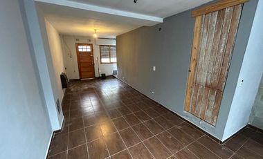 Duplex en alquiler en Villa Luzuriaga