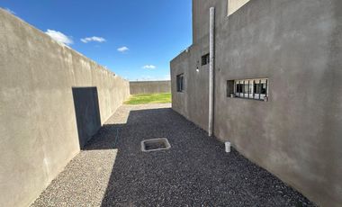 CASA A ESTRENAR DE 3 DORMITORIOS. SANTA LUCIA