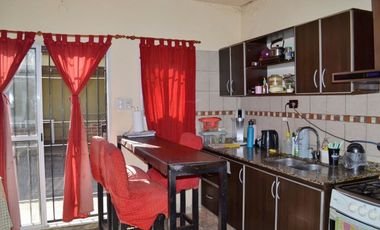 CASA EN VENTA - LLAVALLOL - C/QUINCHO Y PARRILLA