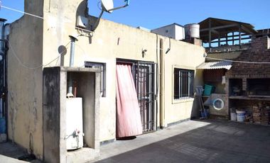 CASA EN VENTA - LLAVALLOL - C/QUINCHO Y PARRILLA
