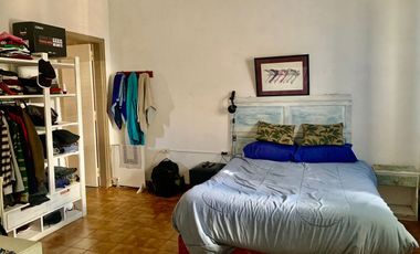 CASA 2 DORMITORIOS C/ PARQUE Y COCHERA EN BERISSO