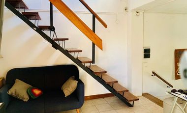 CASA 2 DORMITORIOS C/ PARQUE Y COCHERA EN BERISSO