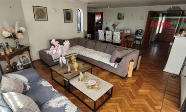 Oficina en Arriendo en Casa en Arriendo Juan Martínez. Apta para oficinas