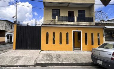 Casa de venta en En la Ciudad de Machala - Av. Los Ceibos – código:21720