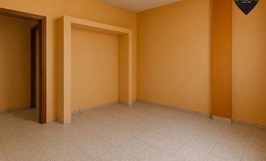 Casa de venta en En la Ciudad de Machala - Av. Los Ceibos – código:21720